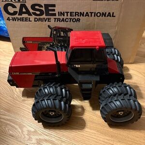 ERTL 1/16 CASE INTERNATIONAL 4994 COLLECTOR TRACTOR 1986 WIDE DUALS W/ Box